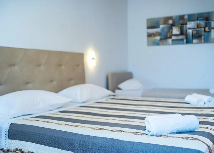 Laura * Ζαντάρ